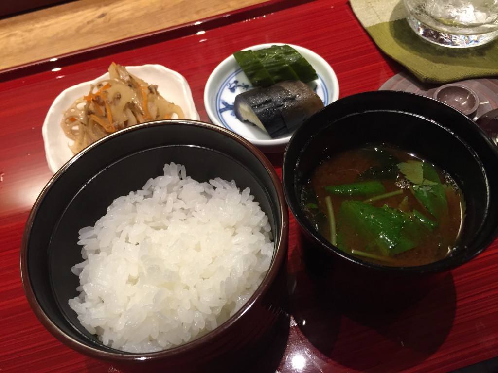 ご飯・きんぴらごぼう・お味噌汁・香物