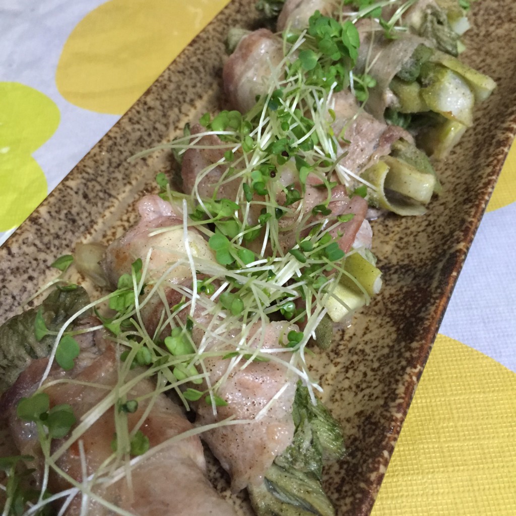 タラの芽の豚肉チーズ巻き