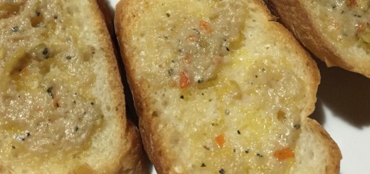 フランスパンにアンチョビバター
